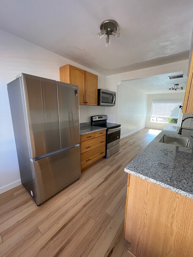 Photo - 1581 E Downington Ave