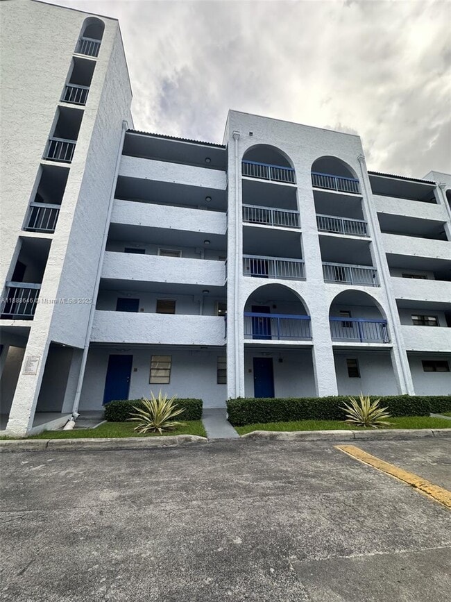 Building Photo - 9440 Fontainebleau Blvd Unit 109
