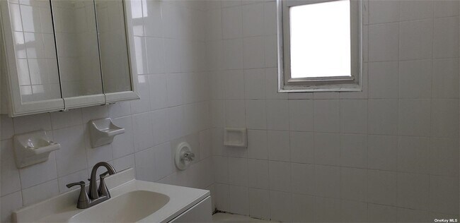 Photo - 86-30 126th St