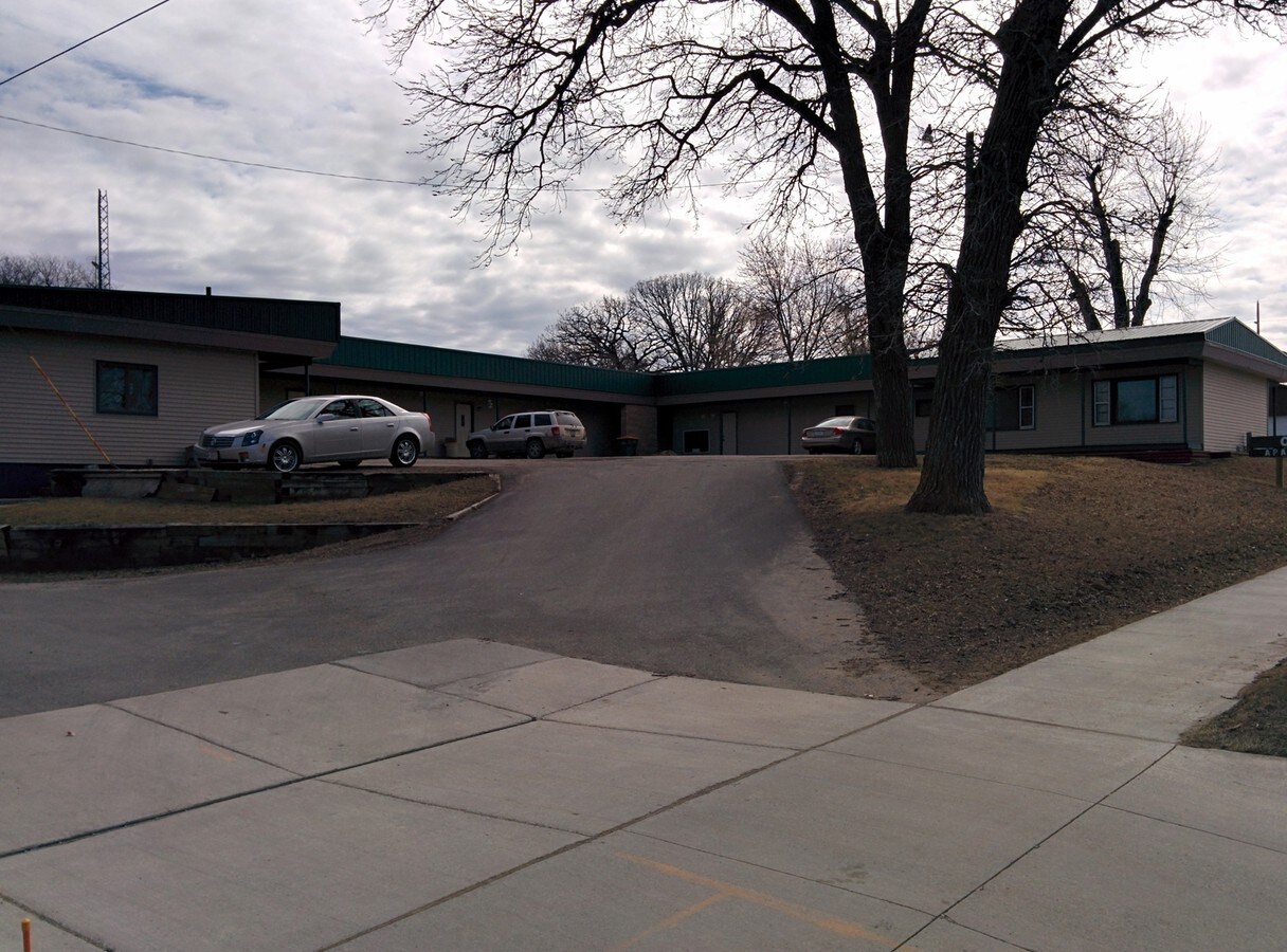 Photo - Oaks Apartments