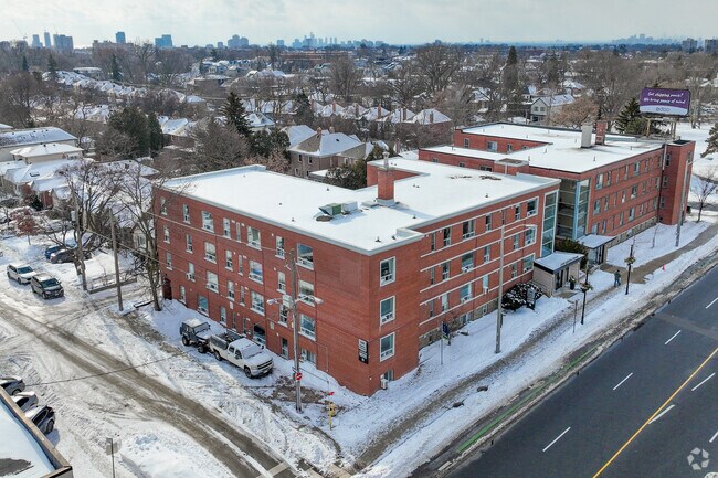 Photo - 1065 Eglinton Ave