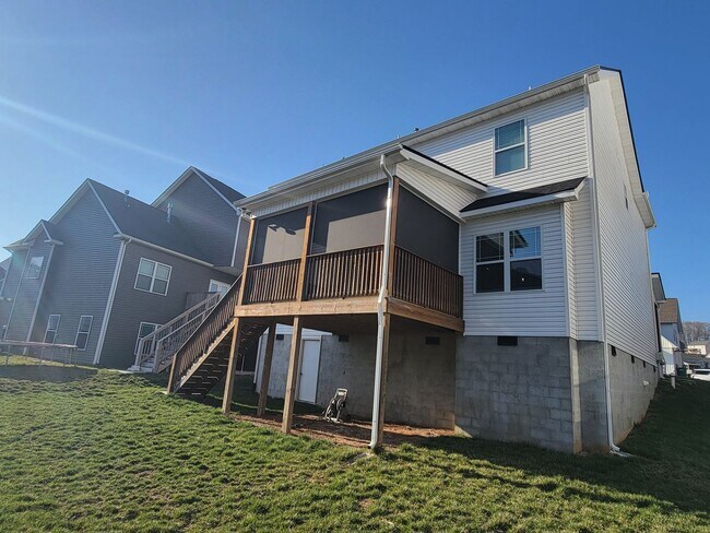 Photo - Knoxville 37932, Hardin Valley - 4 bedroom...