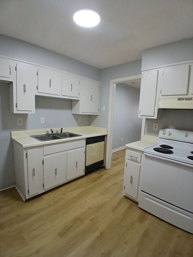 Photo - Raleigh Living: Updated 2-Bedroom with Modern Finishes