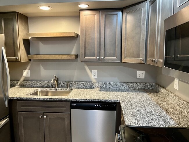 Photo - 302 E Grove St Unidad B