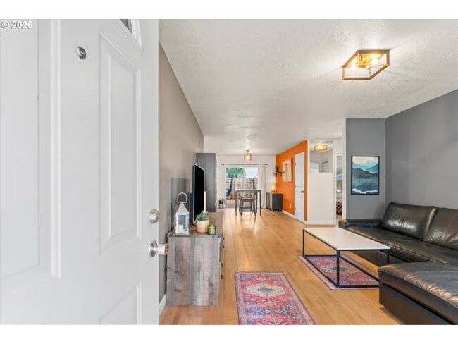 Photo - 12008 SE Bush St