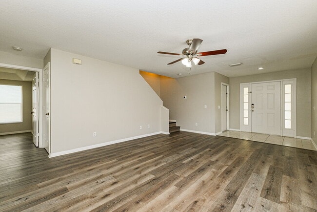 Photo - 1818 Horsechestnut Ct