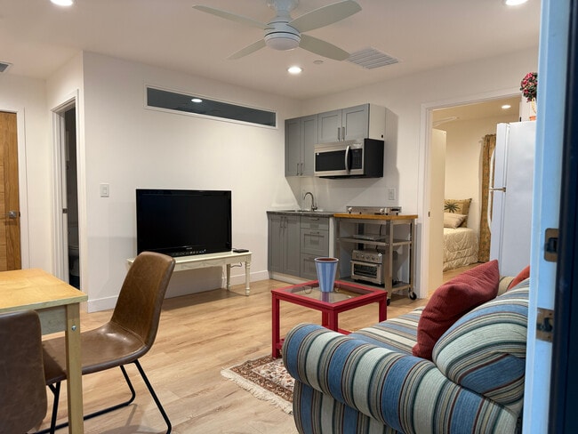 Building Photo - 22540 Itasca St