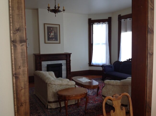 Photo - 1585 Exchange St