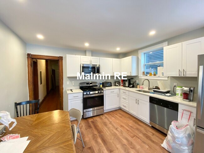 Photo - 172 Saint Alphonsus St