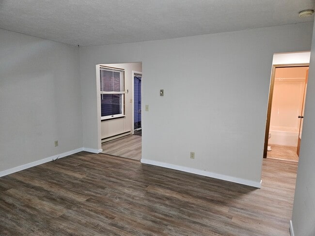 Photo - 610 N Wagner Ave