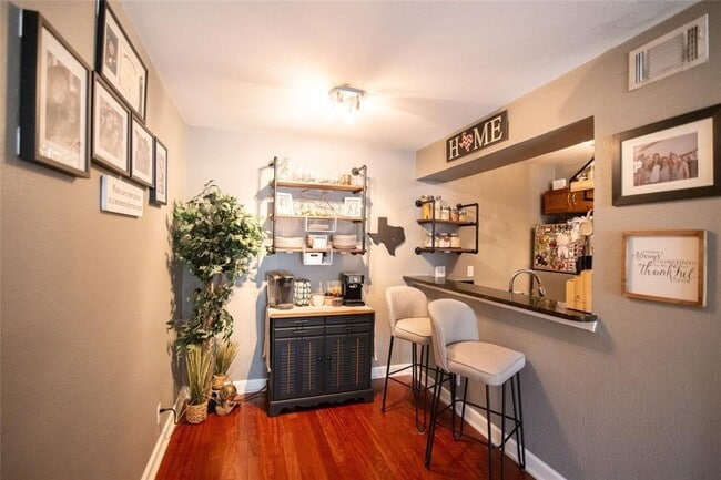 Photo - 2020 S Congress Ave