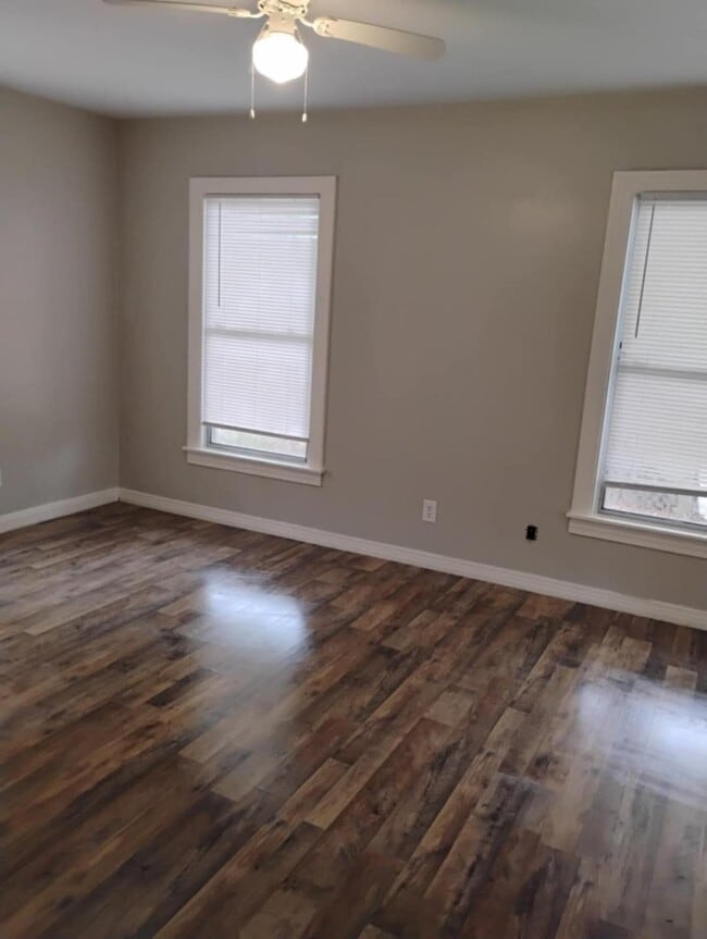 Photo - 112 E Morris St