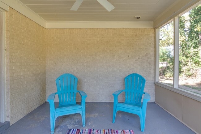 Photo - 695 Berry Rd