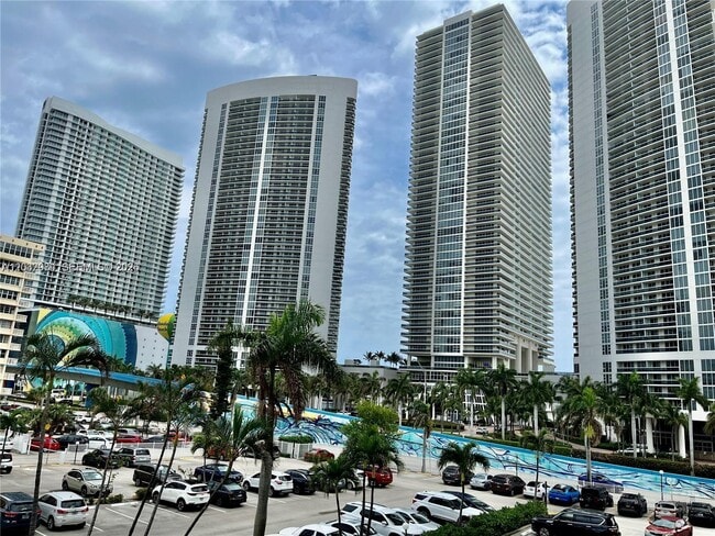 Building Photo - 1849 S Ocean Dr Unit 0