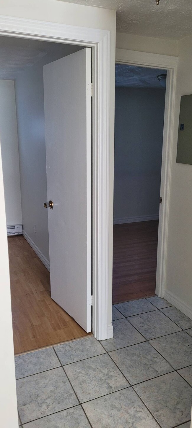 Building Photo - 646 Rue Main Street Unit 5