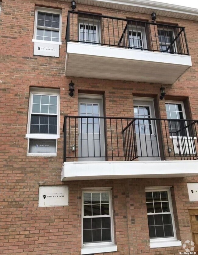Building Photo - 18825 Woodhull Ave Rental