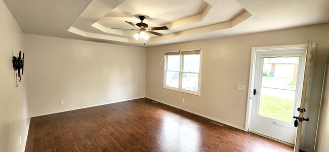 Photo - 310 S Basswood Ave