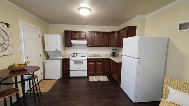 Photo - 3146 Parkdale Rd Condo