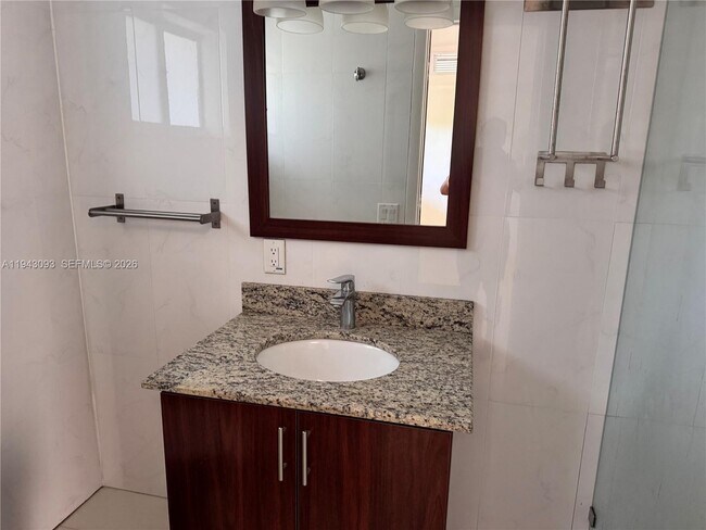 Photo - 1035 94th St