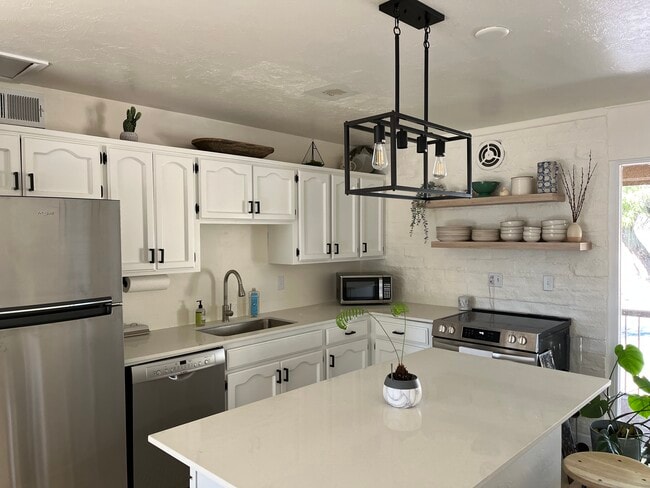 Photo - 2 W Greenock Dr Unit 2DD