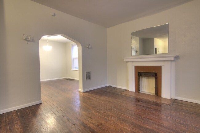 Photo - 3640 Gustine Ave