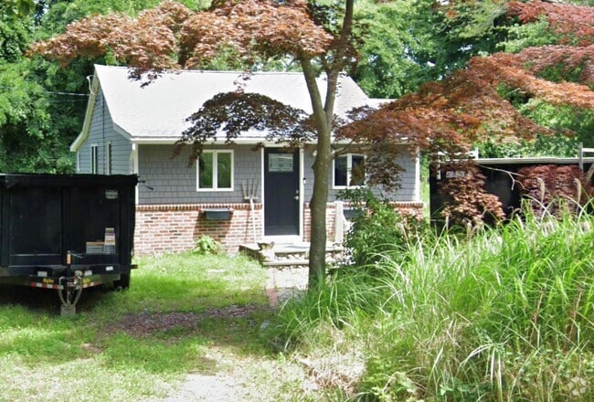 Building Photo - 15 Whittier Dr Rental