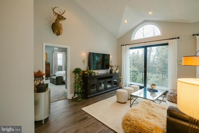 Photo - 15841 York Rd