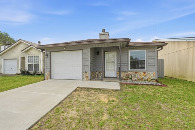 Building Photo - Updated 3 Bedroom in Kelly Hill Estates!