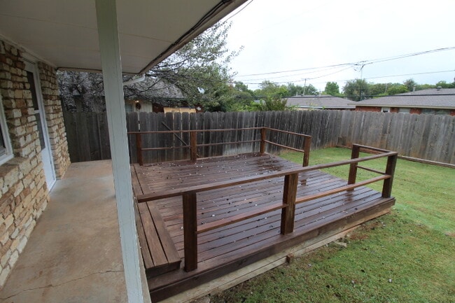Photo - 2436 Huntleigh Dr