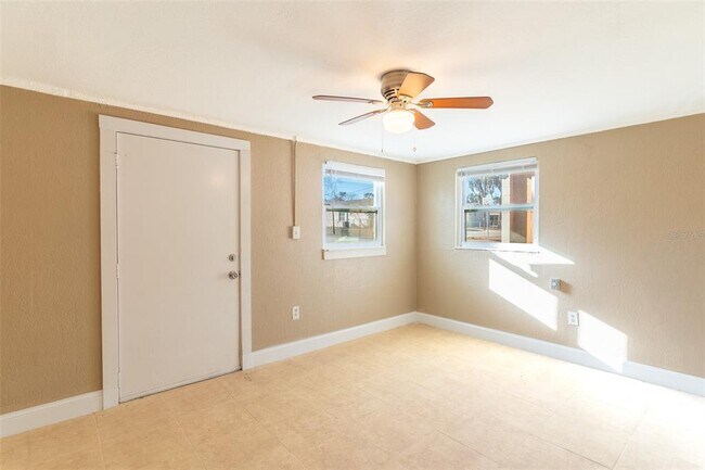 Photo - 114 E Northside Dr Unit 1