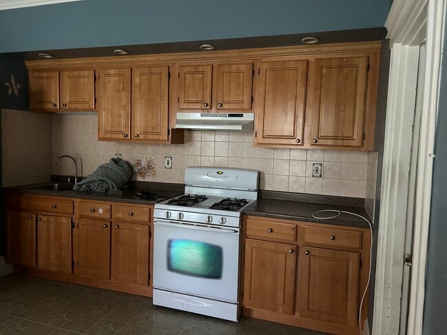 Photo - 76 Eutaw St Apartments Unit 2nd Floor