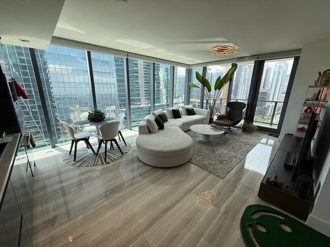 Building Photo - 1451 Brickell Ave Unit 2506