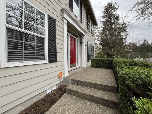 Photo - Stunning 4BR Home with Formal Living & Dining, Office & Gourmet Kitchen