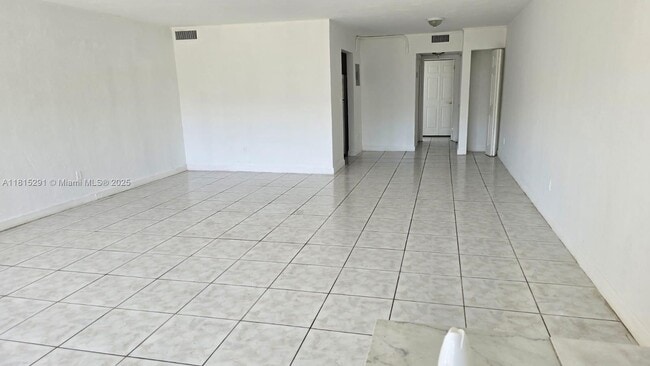 Building Photo - 1885 NE 121st St Unit 17 Rental