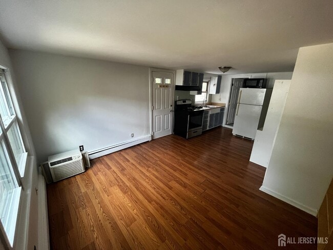 Building Photo - 31 Duclos Ln Unit 3 Rental
