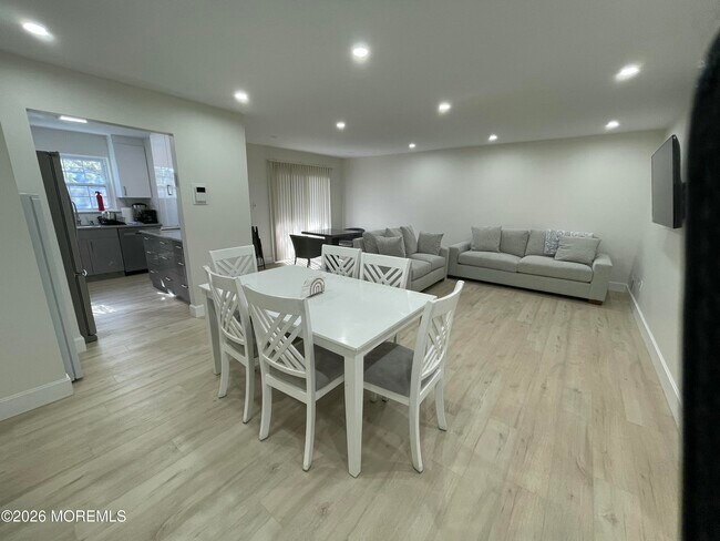 Photo - 65 Cedar Ave Unidad A17