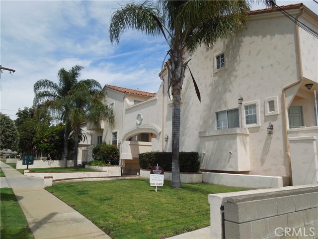 Photo - 16008 La Salle Ave Townhome