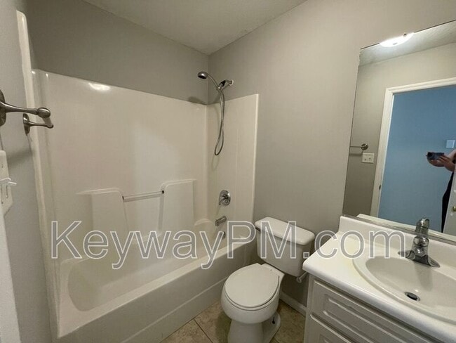 Photo - 445 Northrop Pl