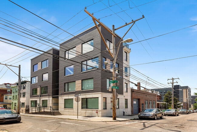 Building Photo - 4100 Ludlow St Rental