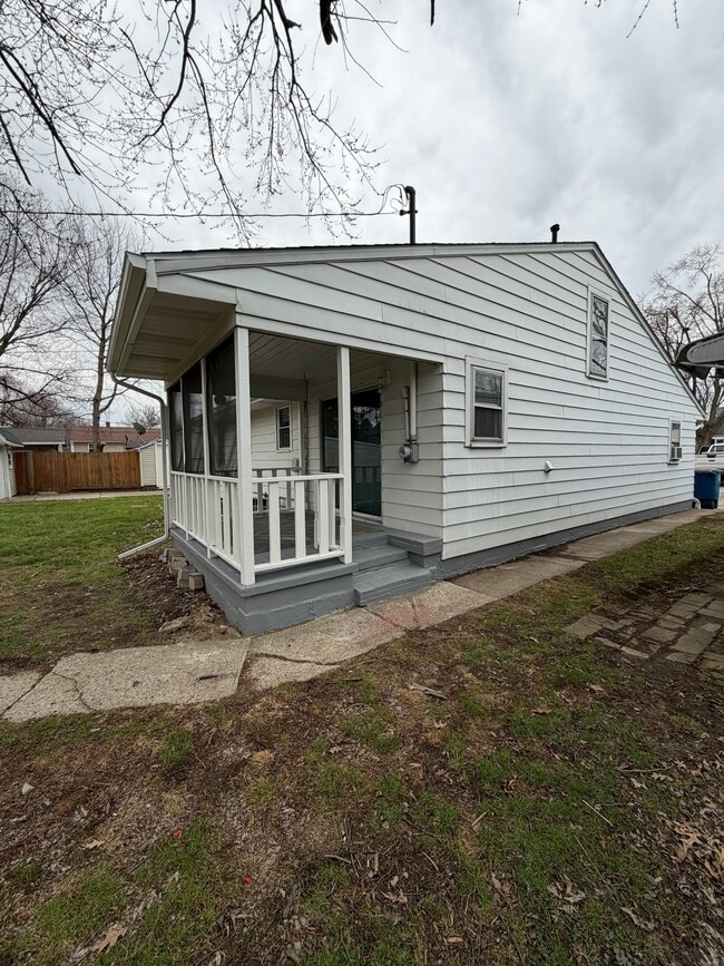 Building Photo - 777 Mannering Rd