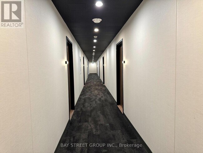 Photo - 1037 The Queensway Unité 607