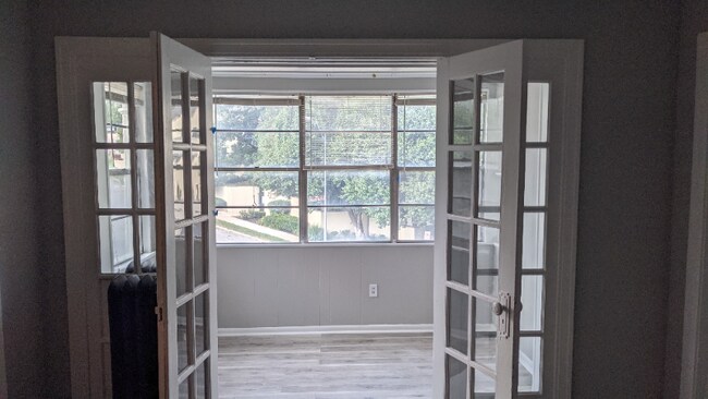 Photo - 127-129 E 46th St Unidad 13