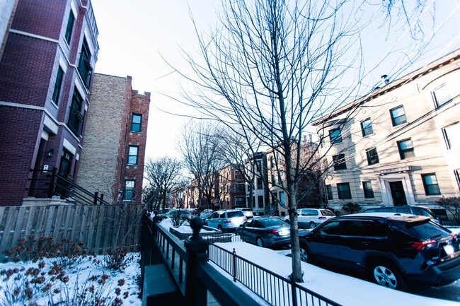 Photo - 843 W Fletcher St Unit 2W