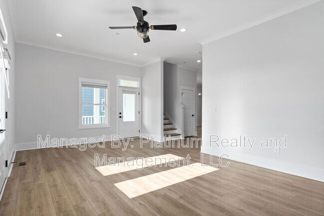 Photo - 386 Augusta Ave