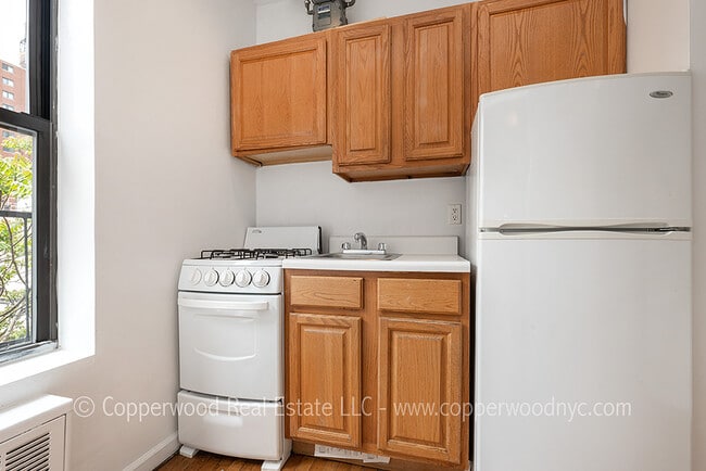 Photo - 402 East 78th St