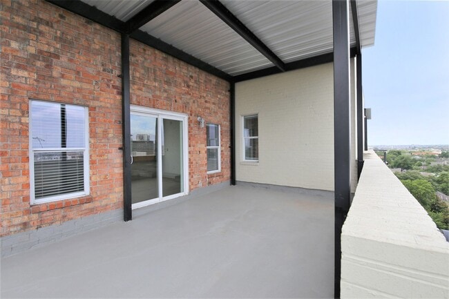 Photo - 230 W Alabama St Unit 1105