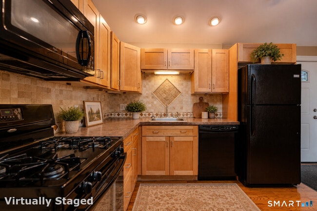 Photo - 31 Suffield St