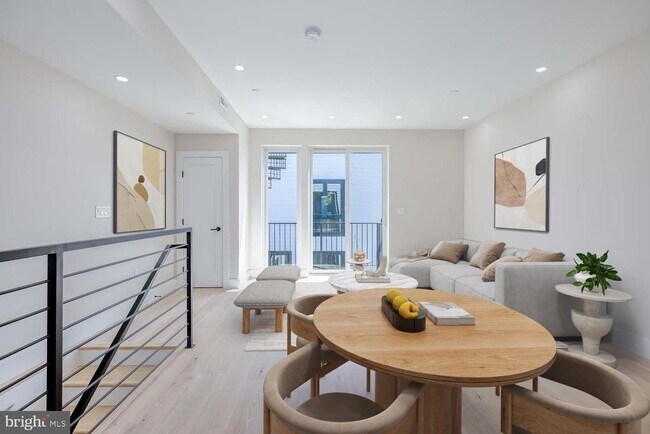 Photo - 722 Kenyon St NW Unit A