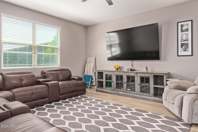 Photo - Beautiful San Tan Home