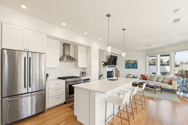 Photo - 283 Old Colony Ave Unit 3